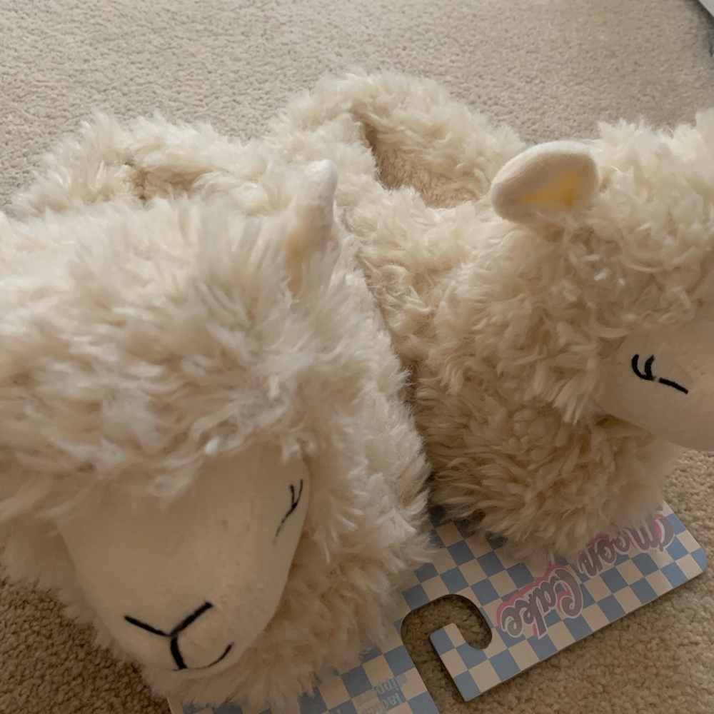 NEW! Fluffy Cozy Llama Slippers